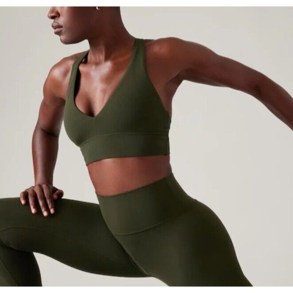 Athleta M Transcend Plunge Sports Bra Medium D-DD Aspen Olive Green